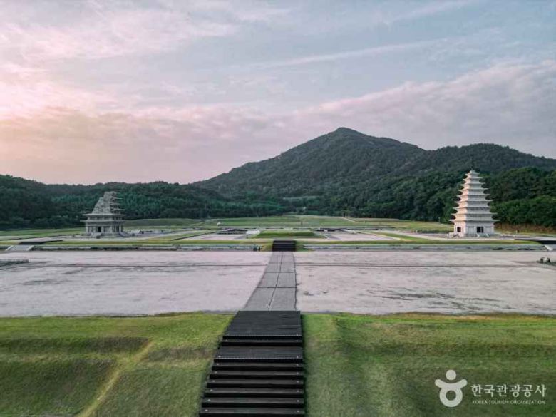 미륵사지 (사진ⓒ한국관광공사)