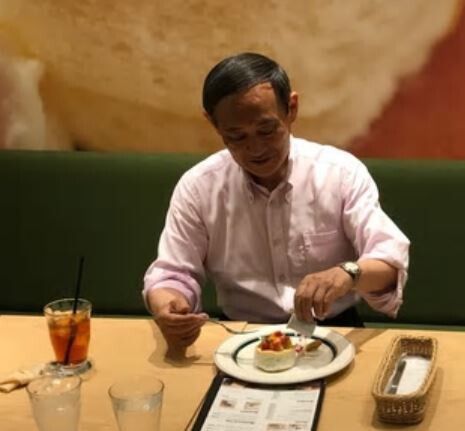 스가 요시히데 자민당 총재는 달달한 간식, 특히 팬케이크를 좋아한다며 친근한 이미지를 부각시키고 있다. 인스타그램 갈무리