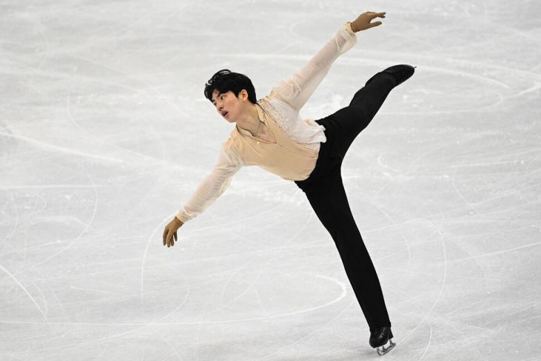 차준환이 27일(한국시각) 스웨덴 스톡홀름 에릭슨 글로브에서 열린 2021 국제빙상경기연맹(ISU) 피겨스케이팅 세계선수권대회 남자 싱글 프리스케이팅에서 연기를 펼치고 있다. 스톡홀름/AFP 연합뉴스