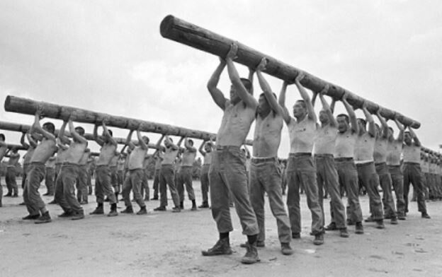 전두환 정권의 대표적 인권침해 사건으로 꼽히는 삼청교육대 인권유린 현장. <한겨레> 자료사진