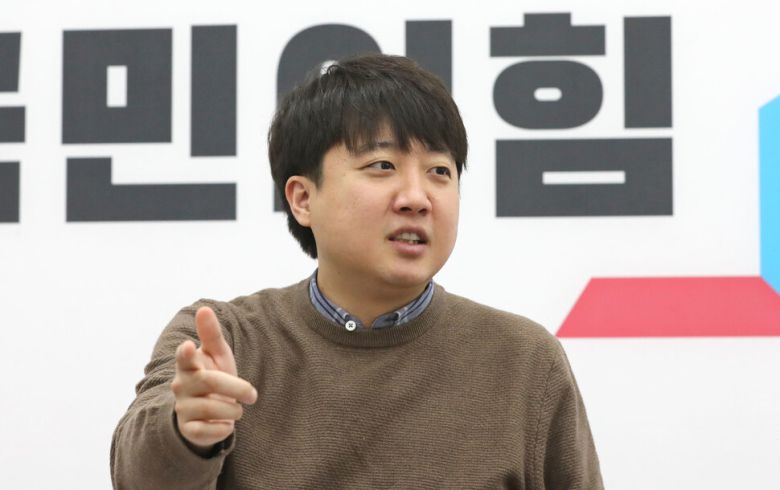 국민의힘 이준석 대표가 24일 서울 여의도 국회에서 연합뉴스와 인터뷰하고 있다. 연합뉴스