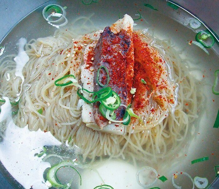 한국소비자원 조사 결과 지난해 냉면 등 주요 외식 품목 가격 대부분이 오른 것으로 나타났다. <한겨레> 자료사진