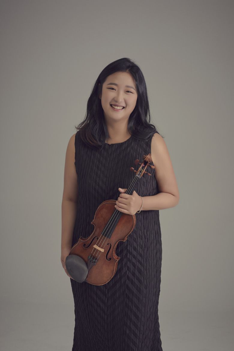 지난해 3집 음반 <세기의 여정>이 영국 <그라모폰> ‘올해의 음반’으로 선정된 바이올리니스트 박수예. 그는 올해 연주회, 국제 콩쿠르 참가, 음반 녹음 등으로 바쁜 일정을 소화해야 한다. ⓒJino Park/MOC