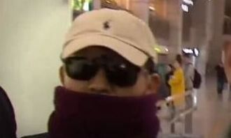 2019년 3월 공항에서 출국금지 당한 김학의 전 차관. ’jtbc’ 화면 갈무리.