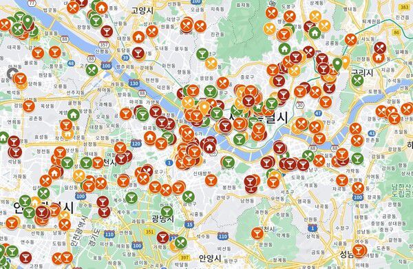 일회용품 모니터링단이 구축 중인 ‘함께 만드는 일회용품 없을 지도’ 갈무리. 초록색은 일회용품을 사용하지 않는 매장, 노란색은 일회용품 규제 위반은 아니지만 기타 일회용품을 사용하는 매장, 주황색은 일회용품 규제 1∼2개 위반 매장, 빨간색은 일회용품 규제 2개 이상 위반 매장 등