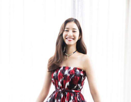 주연 배우 아라키 유코. 코크스 제공