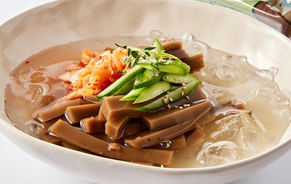 ‘오아시스 마켓’에서 파는 ‘즉석 도토리묵사발’. ‘오아시스 마켓’ 누리집 갈무리