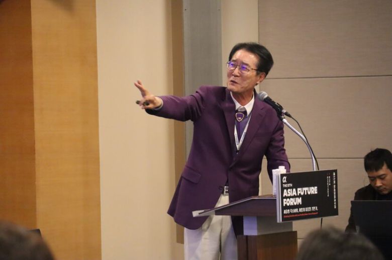 박우량 전남 신안군수는 제15회 아시아미래포럼 ‘기로에 선 지역, 위기를 기회로’ 세션에서 신안군의 햇빛연금제 사례를 발표했다.