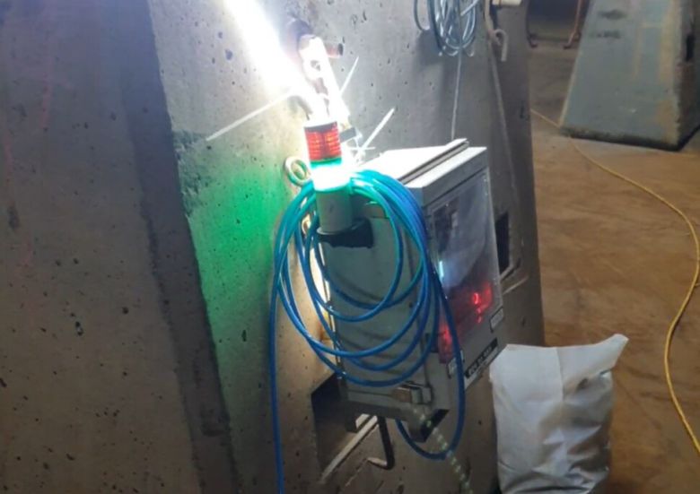 현대중공업 울산조선소 밀폐 구역 앞에 설치된 산소농도 자동측정기가 제대로 관리되지 않고 있다. 금속노조 현대중공업지부 제공 영상 갈무리.