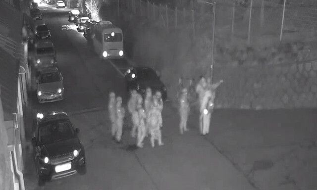 2024년 12월4일 새벽, 비상계엄이 해제된 이후 서울 한남동 우원식 국회의장 공관 인근 폐회로티브이(CCTV)에 찍힌 계엄군의 모습. 국회사무처 제공