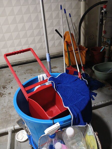 정숙자씨의 청소 도구. 본인 제공