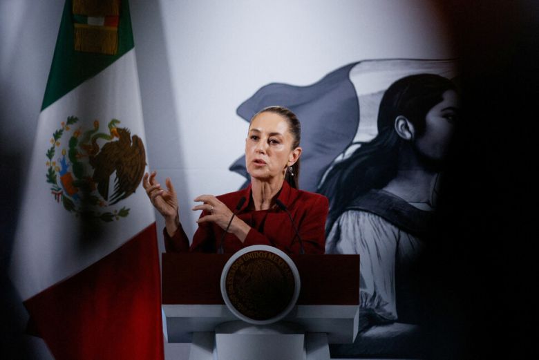 클라우디아 셰인바움 멕시코 대통령이 2일(현지시각) 멕시코시티 국립궁전에서 미국 관세 정책 발표를 앞두고 연설하고 있다. 멕시코시티/로이터 연합뉴스