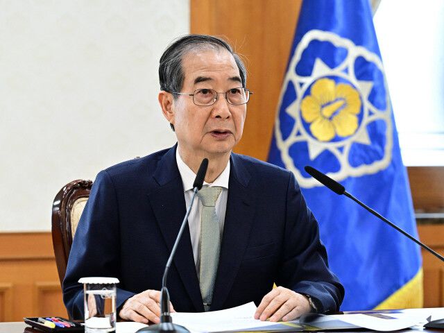 한덕수 대통령 권한대행 겸 국무총리가 4일 서울 종로구 정부서울청사에서 열린 긴급 국가안전보장회의 전체회의에서 모두발언 하고 있다. 대통령실사진기자단