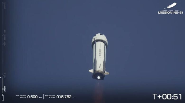 14일 6명의 여성을 태운 블루오리진의 준궤도 비행체 뉴셰퍼드가 고도를 높이고 있다. 웹방송 갈무리