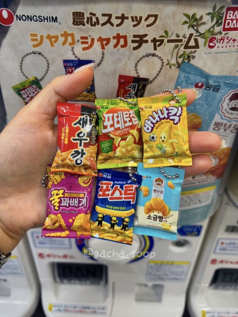 가챠 유튜브 채널을 운영하는 정수지씨가 모은, 국내 과자를 형상화한 가챠들. 정수지 제공