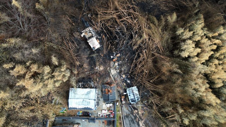 14일 오전 경남 하동군 옥종면 두양리에는 지난달 20일 산불로 집들과 나무들이 산불로 타버린 채 부서져 있다. 정용일 선임기자 yongil@hani.co.kr