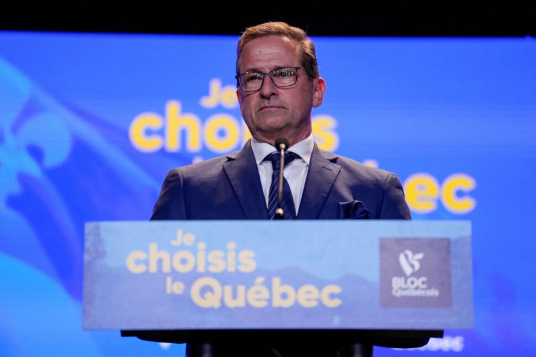 29일(현지시각) 캐나다 퀘벡주 몬트리올 선거운동캠프에서 이브 프랑스아 블랑셰 퀘벡 블록 정당의 대표가 발언하고 있다. 몬트리올/로이터 연합뉴스