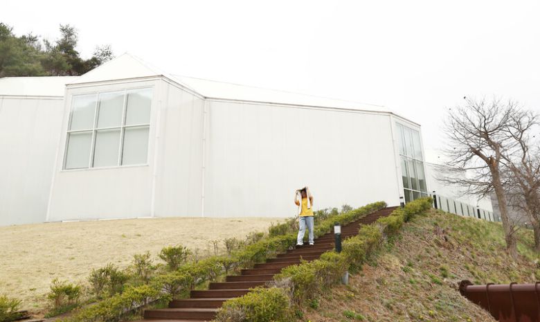 장흥에 있는 ‘양주시립장욱진미술관’ 안에 있는 미술관 건물에는 장욱진 작품 이외에 다른 작가 작품도 전시돼 있다. 박미향 기자