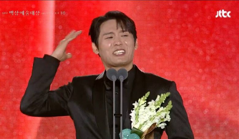 지난 5일 제61회 백상예술대상 시상식에서 남자조연상 수상 소감을 밝히는 배우 최대훈. 화면 갈무리