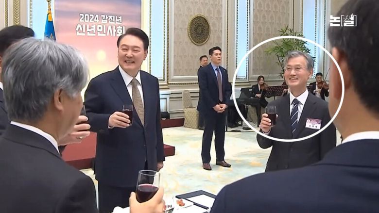 ‘폭망 단일화’와 ‘희대의 난’ 뿌리엔 멸종위기 DNA [논썰] 한겨레TV