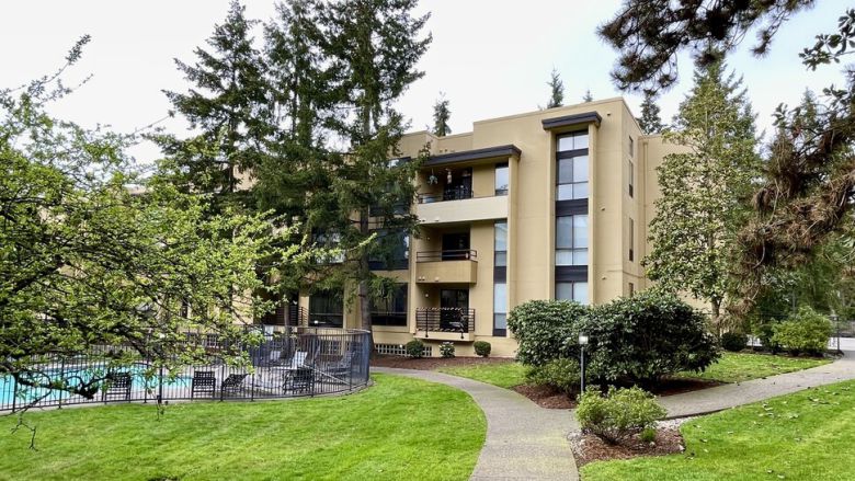 내가 오기를 기다린, 그리고 내가 떠나도 나를 기다릴, 친구 같은 집. “금방 올게.” 사진 배정한