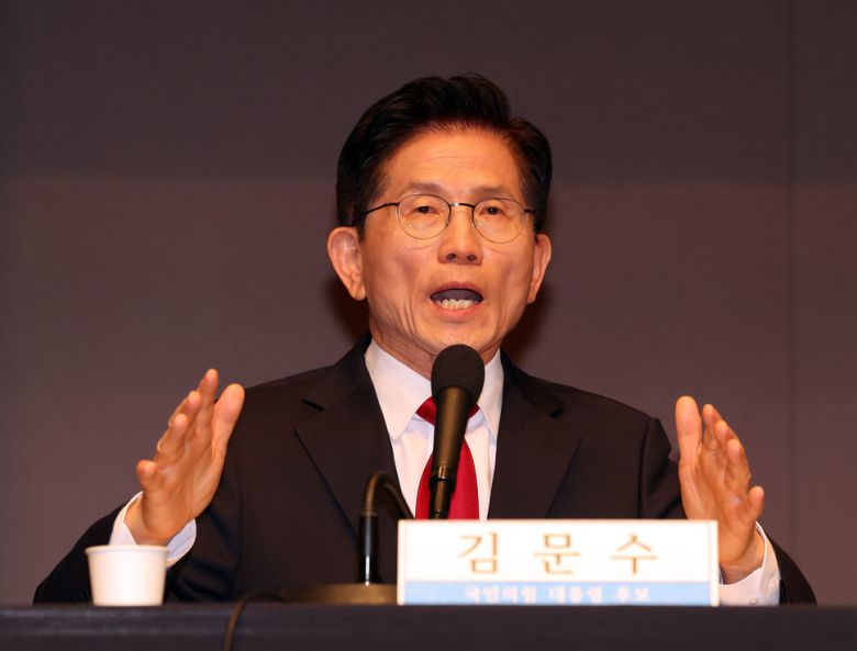 김문수 국민의힘 대통령 후보가 8일 오전 서울 중구 프레스센터에서 관훈토론회를 하고 있다. 김태형 기자 xogud555@hani.co.kr