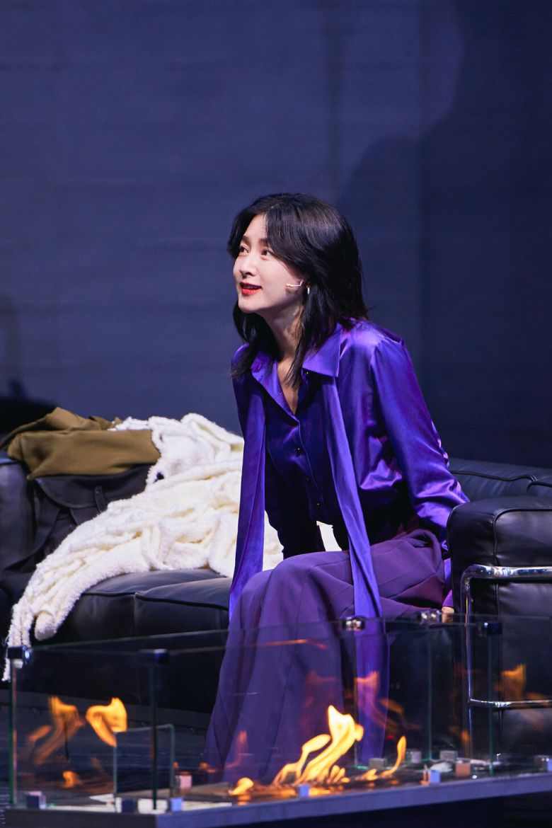 연극 ‘헤다 가블러’에 출연한 배우 이영애. 엘지아트센터 제공