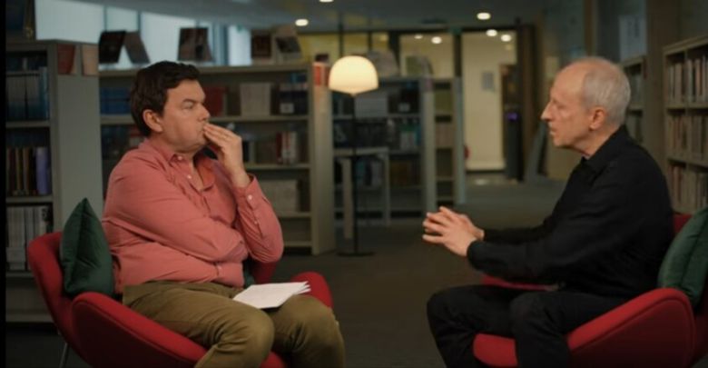 토마 피케티(왼쪽)와 마이클 샌델(오른쪽) 교수가 지난해 5월 프랑스 파리 경제대학교에서 대담하고 있다. 유튜브 갈무리