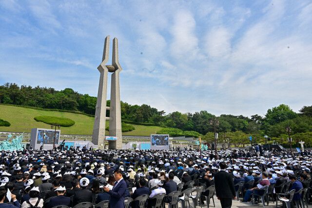 18일 국립5·18민주묘지에서 제45주년 5·18민주화운동 기념식이 열리고 있다. 공동취재사진