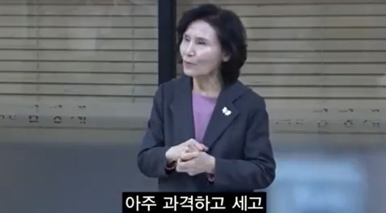 설난영씨가 지난 5월1일 노동절에 국민의힘 포항 북당협 사무실에서 간담회를 하며 이야기하고 있다. 카운터스 엑스(X) 영상 갈무리