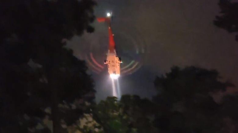 야간 진화 중인 헬기 ‘수리온’(KUHC-1). 기후위기기록단