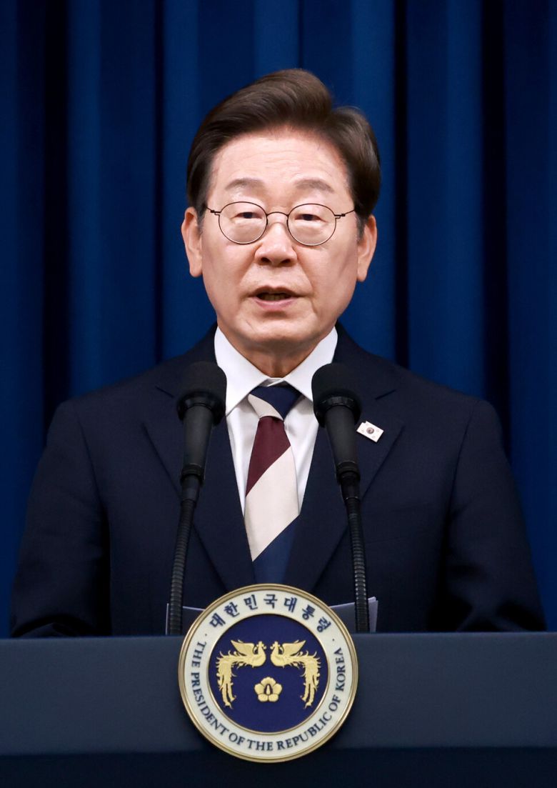 이재명 대통령이 4일 서울 용산 대통령실 청사에서 열린 새 정부 첫인사 발표를 하고 있다. 연합뉴스