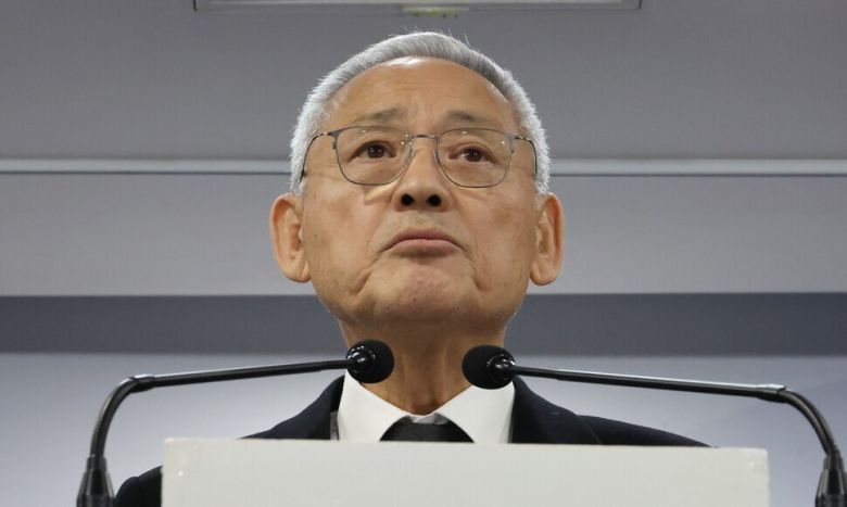 유인촌 문화체육관광부 장관이 지난해 12월 10일 서울 종로구 정부서울청사에서 정부 대변인 자격으로 ‘국민께 드리는 당부 말씀’을 발표하고 있다. 연합뉴스