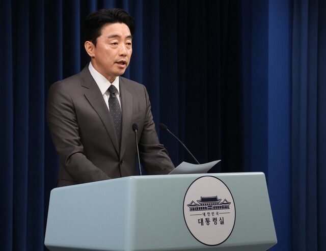 강훈식 대통령 비서실장이 23일 용산 대통령실에서 장관 후보자 지명 관련 브리핑을 하고 있다. 연합뉴스