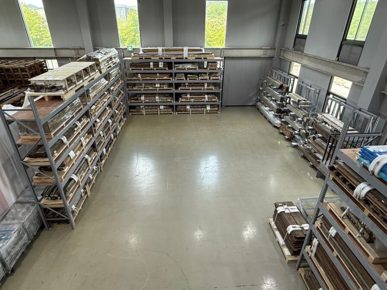 최근 국내로 이송돼 경기도 파주 전통건축수리기술진흥재단 수장고에 보관 중인 관월당의 해체 부재들. 국가유산청 제공