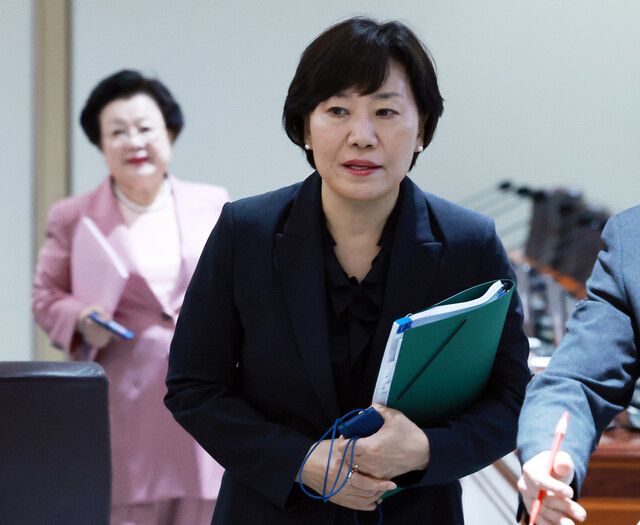 송미령 농림축산식품부 장관이 24일 서울 용산 대통령실 청사에서 열린 국무회의에 참석하고 있다. 연합뉴스