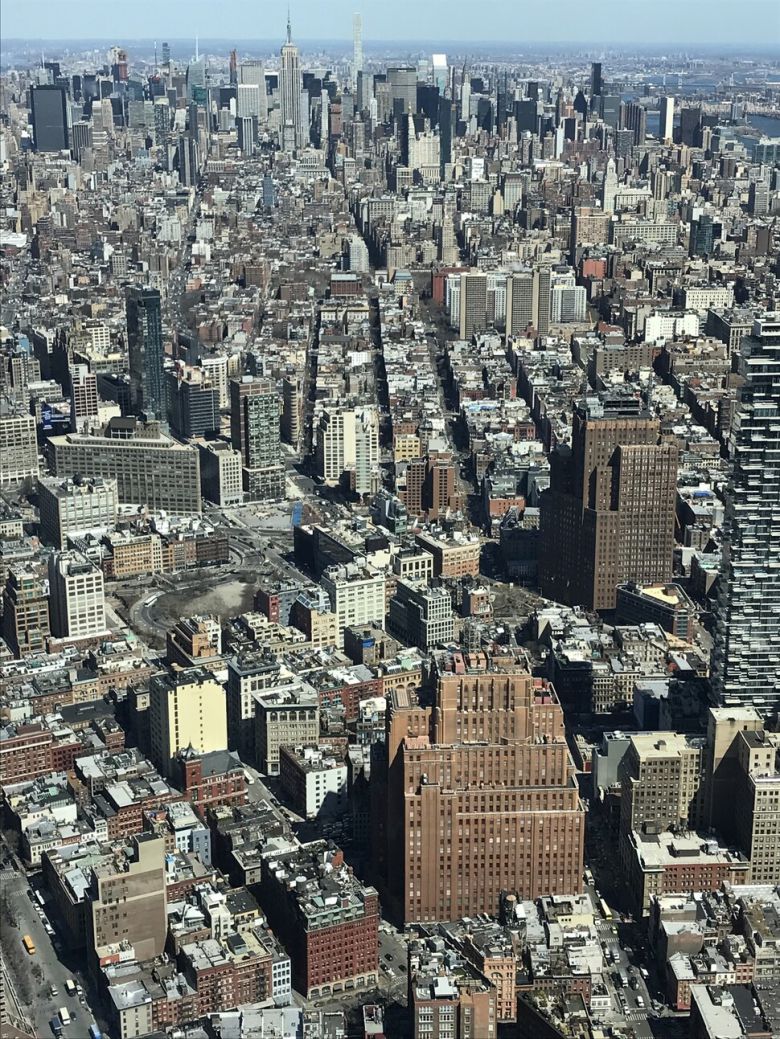 미국 뉴욕의 원월드 전망대(옛 세계무역센터 자리)에서 내려다본 맨해튼 전경. 조감의 시선은 복잡한 일상을 삭제한다. ⓒ배정한 제공