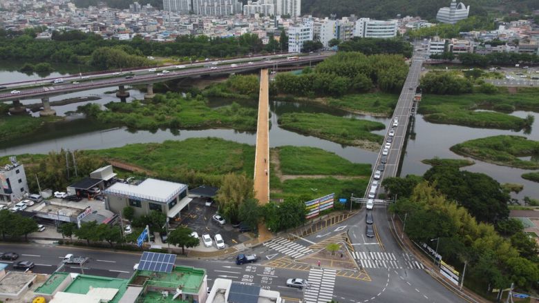 2023년 국가유산청의 정기점검 당시 울산 옛 삼호교의 바닥재는 살구색이다. 국가유산청 누리집