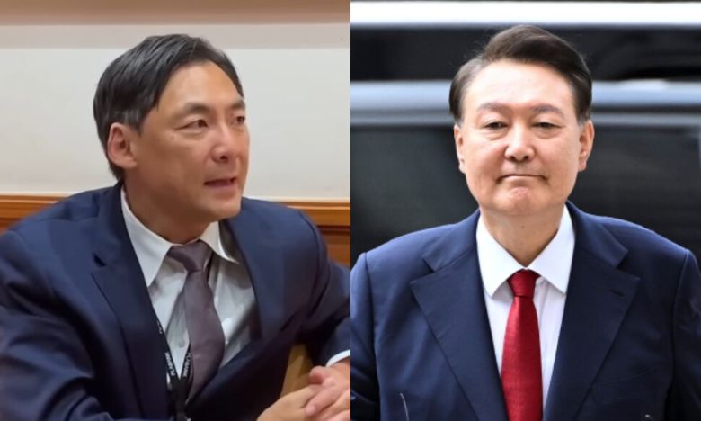 모스 탄 미국 리버티대학 교수와 지난 9일 서울 서초구 서울중앙지방법원에서 구속 전 피의자심문(영장실질심사)을 받기 위해 출석하고 있는 윤석열 전 대통령. 전한길 뉴스 유튜브 갈무리, 사진공동취재단