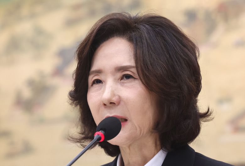 이진숙 사회부총리 겸 교육부 장관 후보자가 16일 서울 여의도 국회 교육위원회에서 열린 인사청문회에서 의원 질의에 답변하고 있다. 연합뉴스