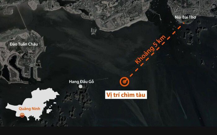 바이터 산(Núi Bài Thơ)으로부터 5km 떨어진 곳에서 53명의 승객을 태운 선박이 가라앉았다. 사진에는 선박의 침몰 위치(Vị trí chìm tàu)가 표시돼 있다. 브이엔(VN)익스프레스 갈무리