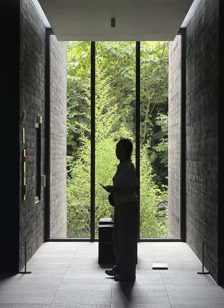 제주도립 김창열미술관 실내 풍경. 박미향 기자