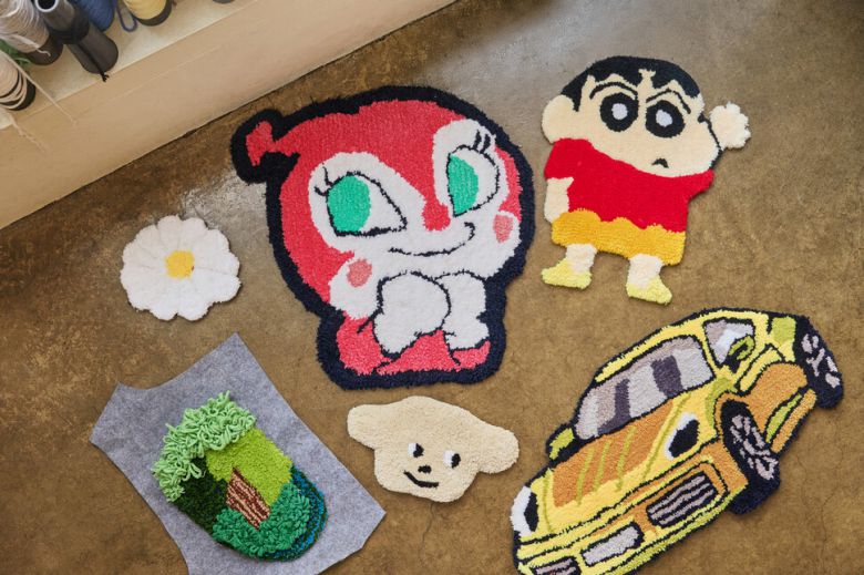 터프팅 공예를 취미로 삼은 이들은 자신의 취향대로 다채로운 형태의 작품을 만든다. 염서정 스튜디오 어댑터