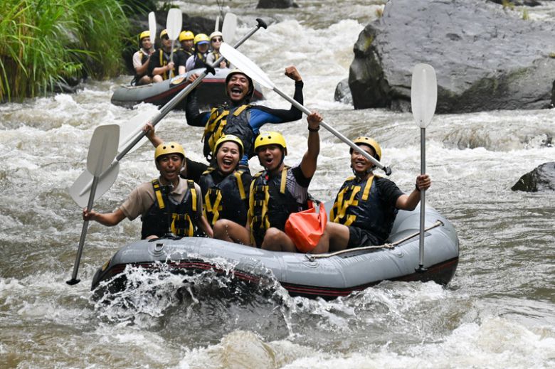 발리에서 가장 큰 강인 아융강에서 즐기는 래프팅은 우붓 여행자들에게 인기 많은 액티비티다. 만다파 리츠칼튼 리저브 제공
