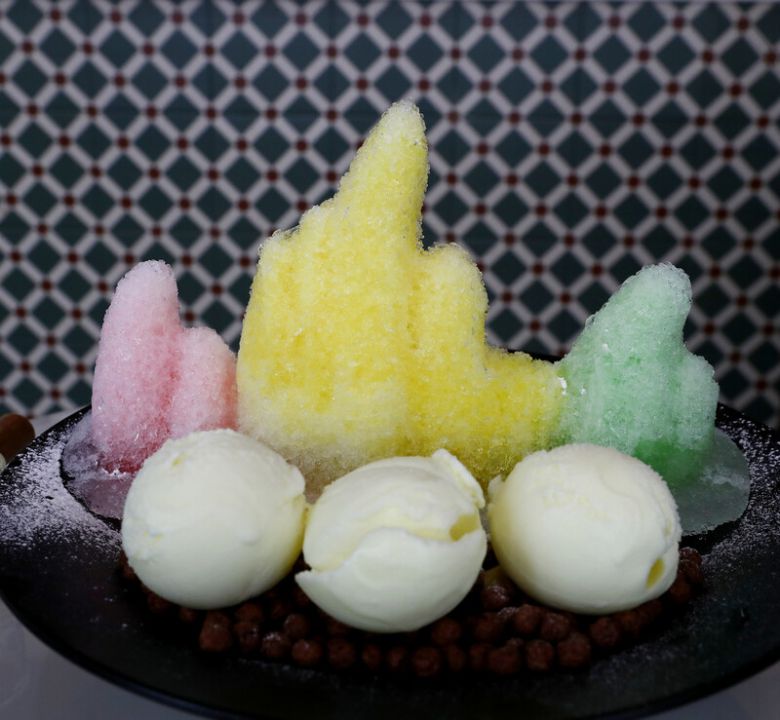 마늘의 고장 단양에는 독특한 빙수가 있다. 단양구경시장 인근에 있는 ‘제이비커피’의 삼봉빙수. 박미향 기자