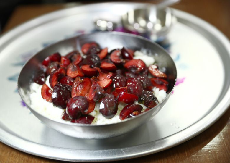 대구 서문시장 안에 있는 ‘서문빙수’에서 파는 매실장아찌빙수. 박미향 기자