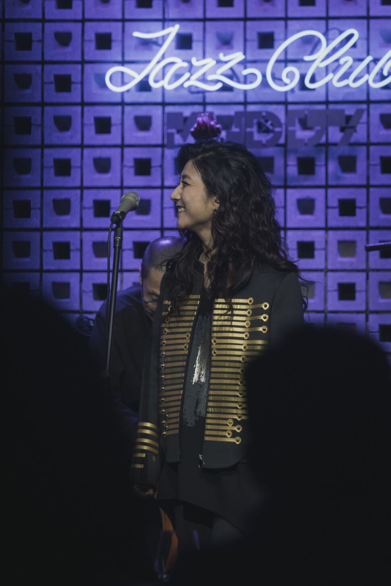 재즈 보컬리스트 말로가 지난해 5월 전북 군산의 재즈클럽 ‘머디’에서 공연을 펼치고 있다. JNH 뮤직 제공