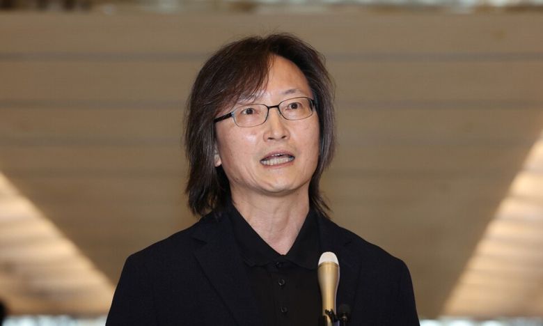 주병기 공정거래위원장 후보자가 14일 인사 청문 준비 사무실이 있는 서울 중구 대한상공회의소로 출근하며 지명 소감을 밝히고 있다. 연합뉴스