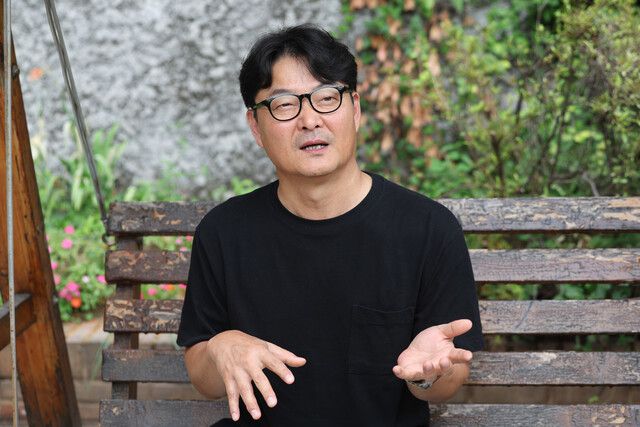 이동하 한국프로듀서조합(PGK) 대표가 지난달 18일 서울 마포구 한겨레신문사에서 인터뷰를 하고 있다. 김영원 기자 forever@hani.co.kr