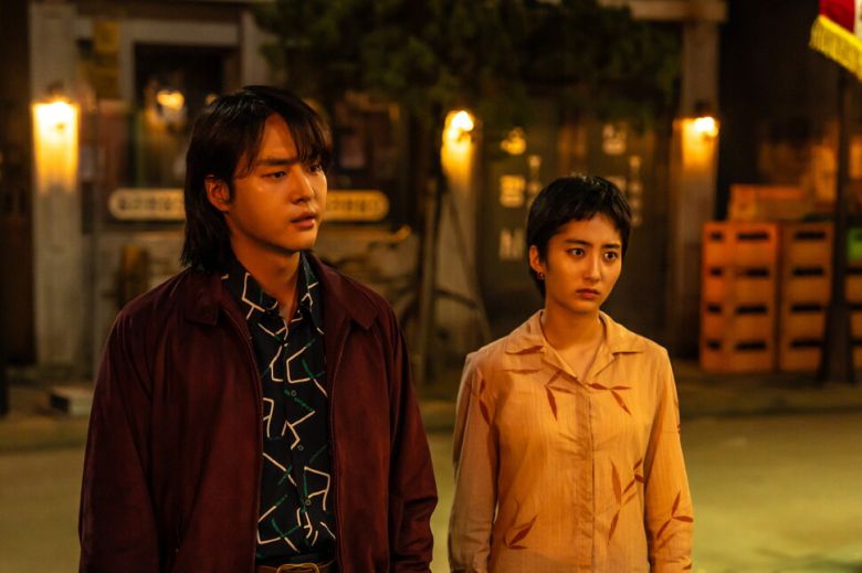 드라마 ‘파인: 촌뜨기들’의 한 장면. 월트디즈니 컴퍼니 코리아 제공